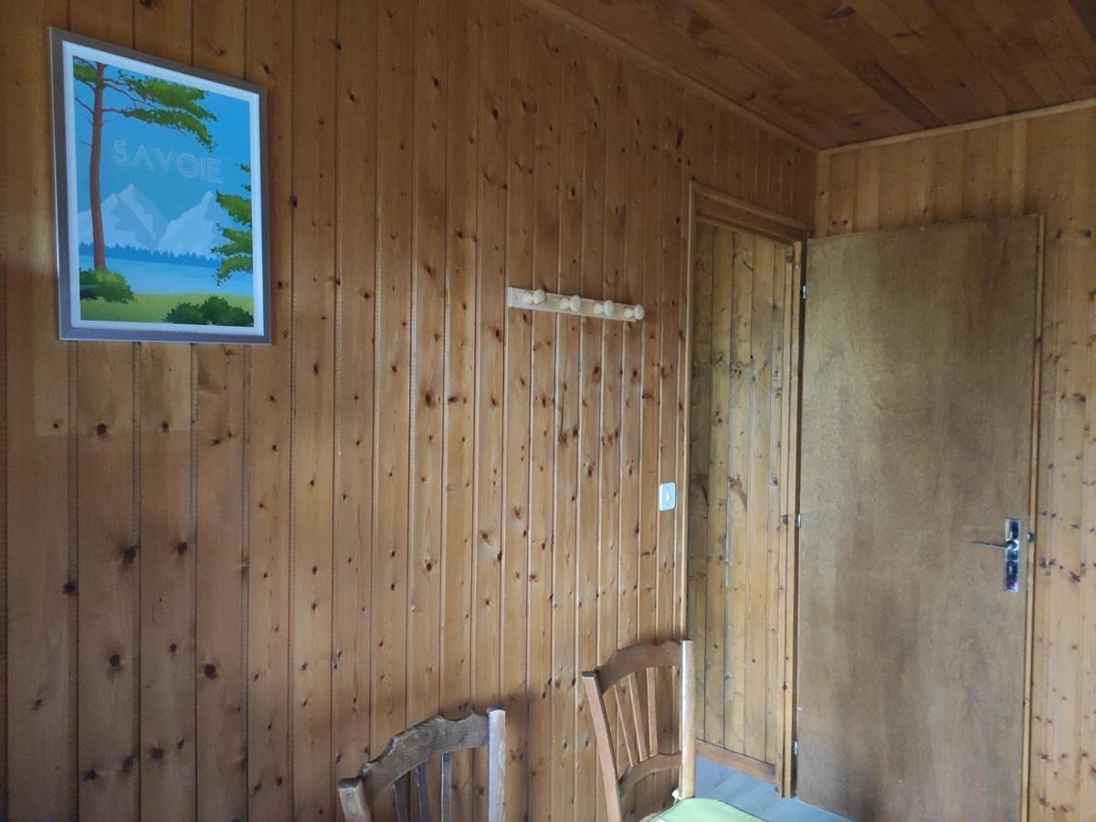 Bel Appartement Au Rez De Chaussee D'Un Chalet Jarrier Exterior photo